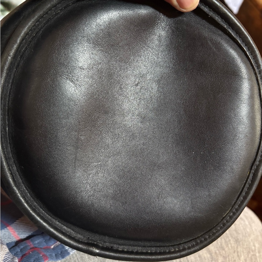 Coach Black Leather Shoulder Bag with Brass Details smoking home - Picture 9 of 12